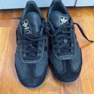 Adidas Black Sneakers Monochromatic Low-Top